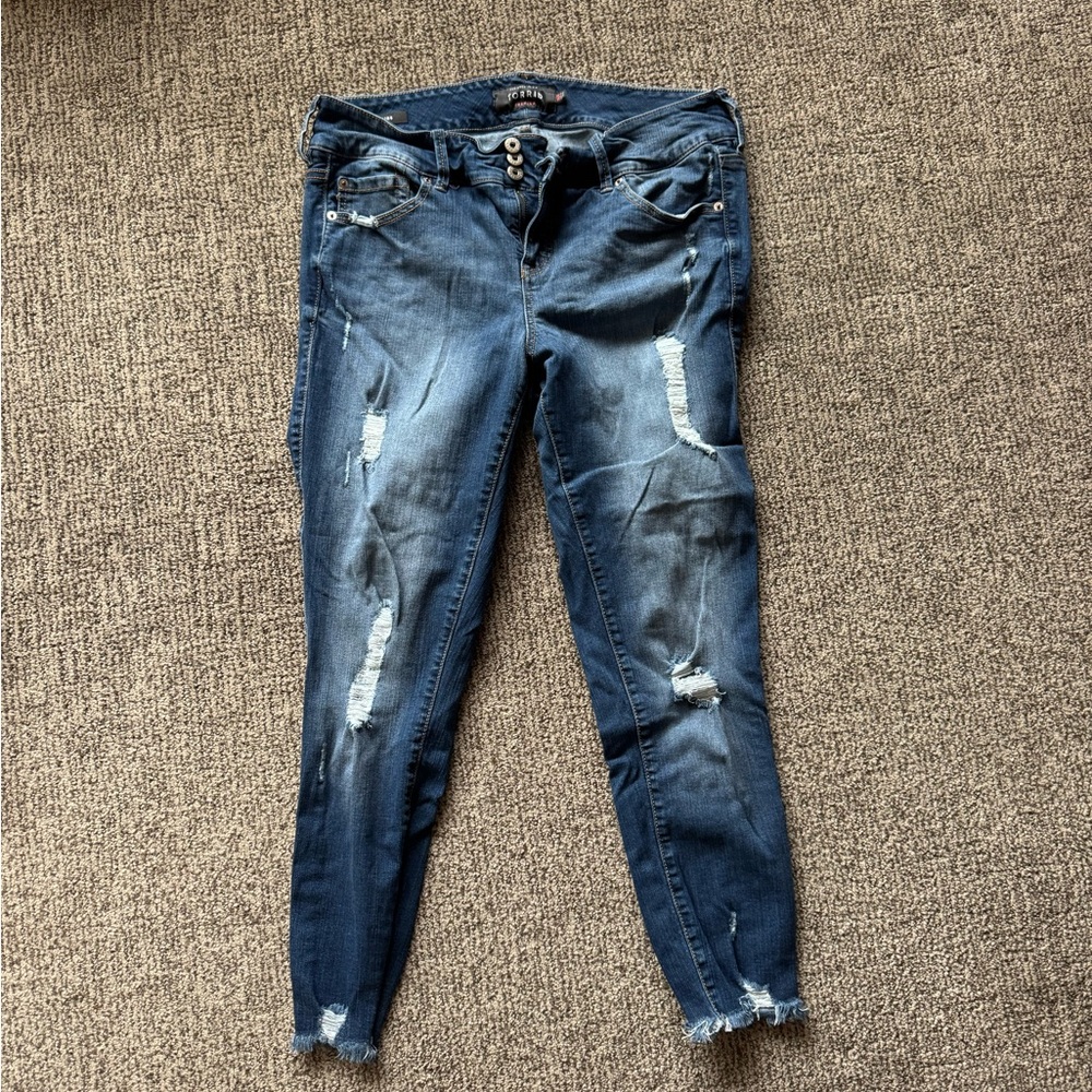 Stylish Dark Blue Distressed Skinny Jeans